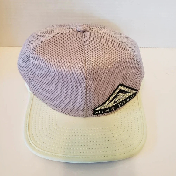 Nike Trail Dri Fit Gray/Yellow Running Hat Clasp  Adjustable Strap. - Picture 2 of 6